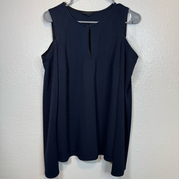 Banana Republic Open Shoulder Cold Shoulder Long Sleeve Blouse Navy Size Medium - Picture 1 of 7